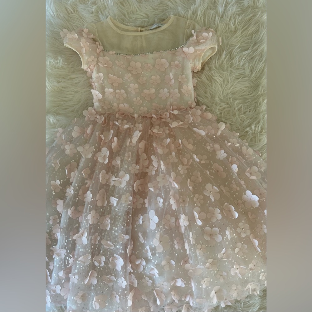 A Designer Monnalisa couture dress. Size 8. Light pink.